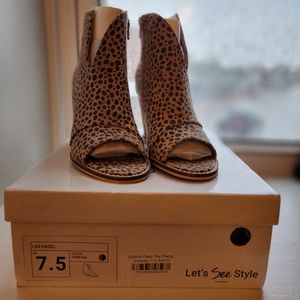Let's See Style Hazel Cheetah Wynne Peep Toe Wedge size 7.5